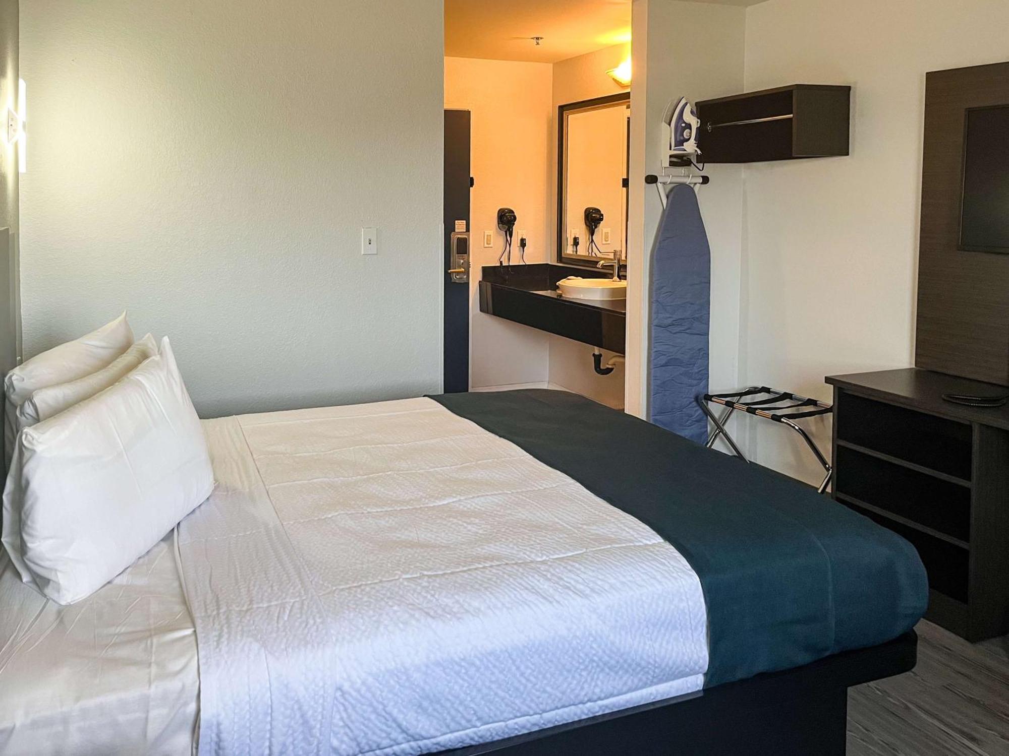 Studio 6 Suites Delano, Ca Eksteriør bilde